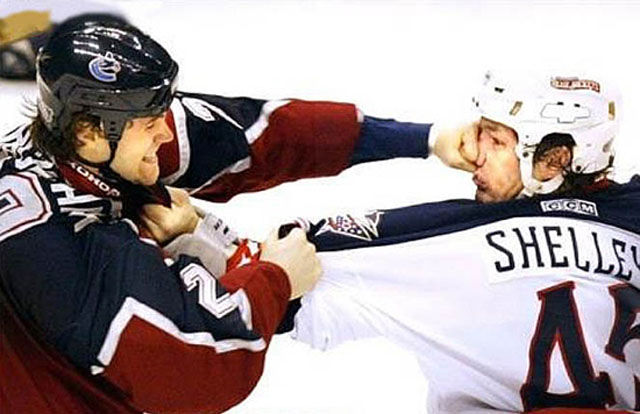 Hokey sur glace, un sport violent - 9