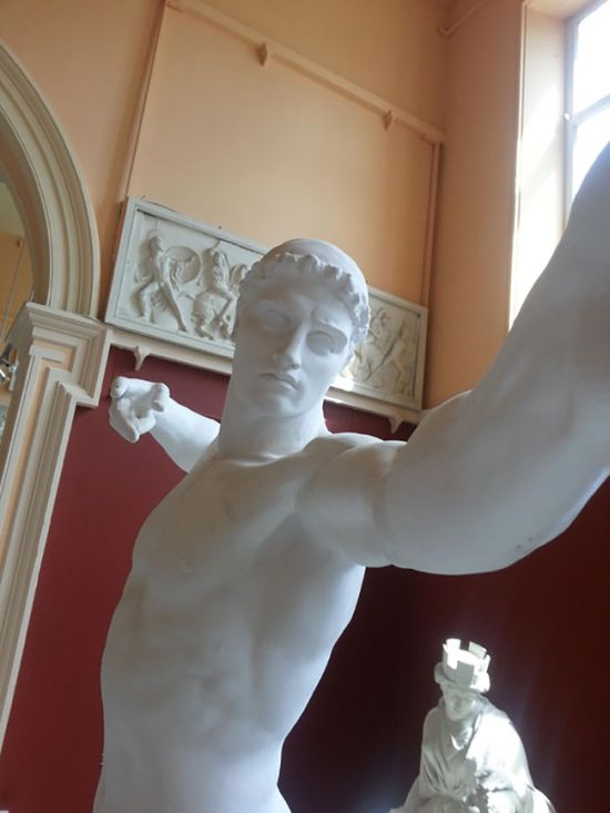 Des selfies de statues - 4