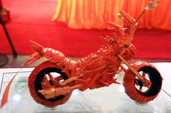 Des homards transformés en moto - 3