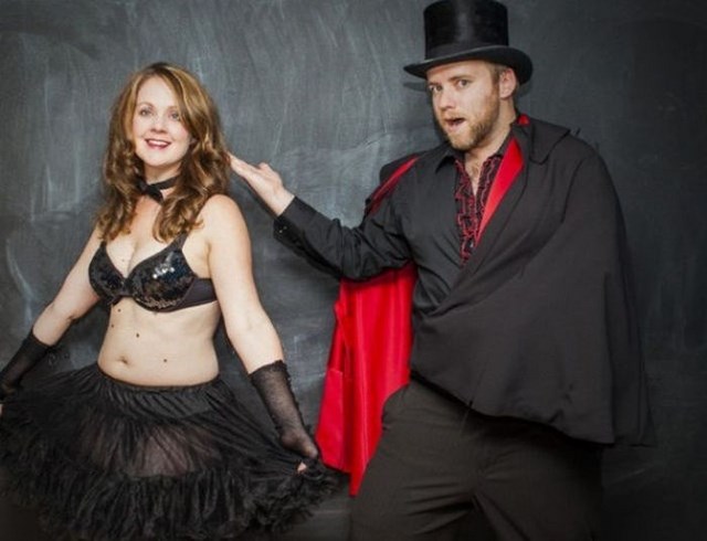 Un tour de magie qui apparaître un bébé - 1