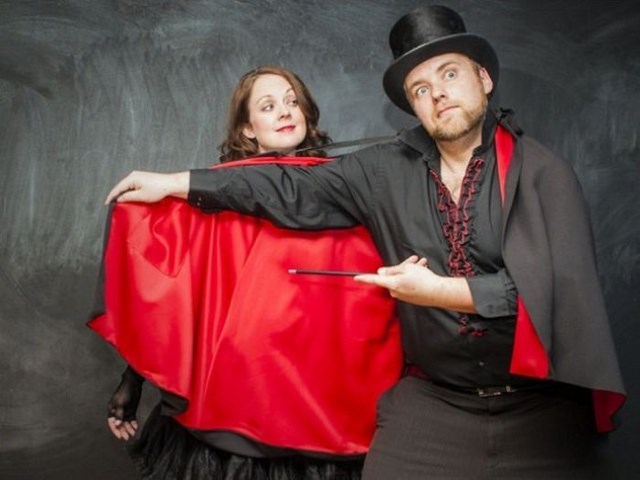 Un tour de magie qui apparaître un bébé - 2