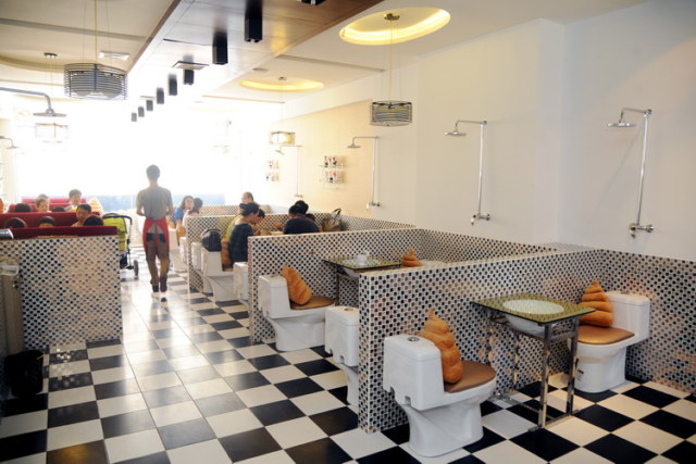 Restaurant toilettes - 1