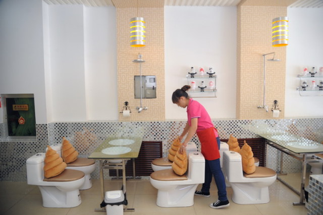 Restaurant toilettes - 6