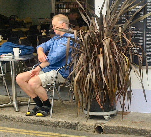 Sandales et chaussettes, c'est moche - 1