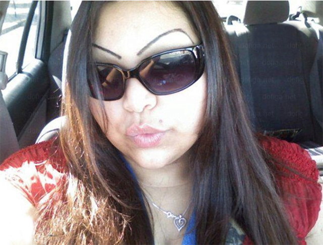 DEs sourcils très laids - 16