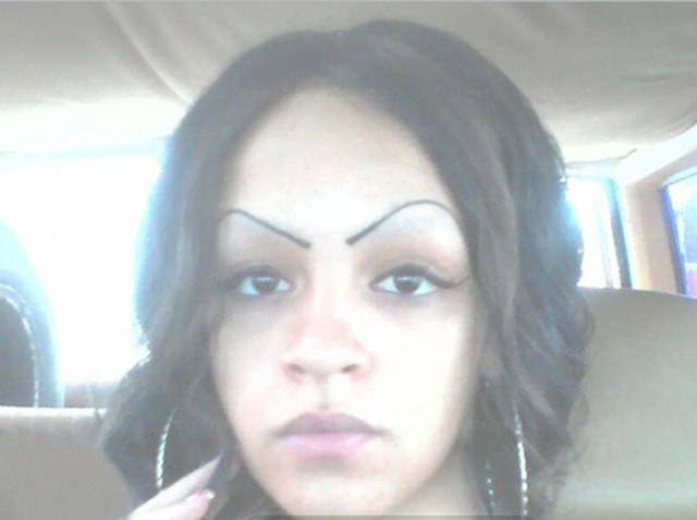DEs sourcils très laids - 21