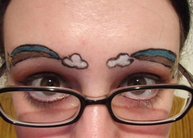 DEs sourcils très laids - 3