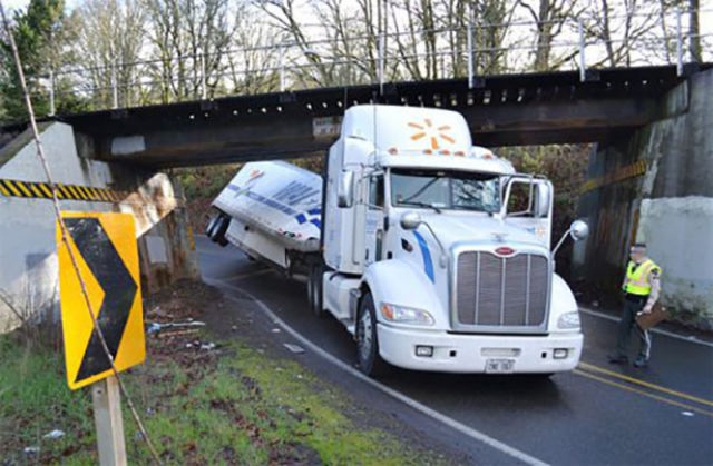 Accidents de voiture impressionnants - 2