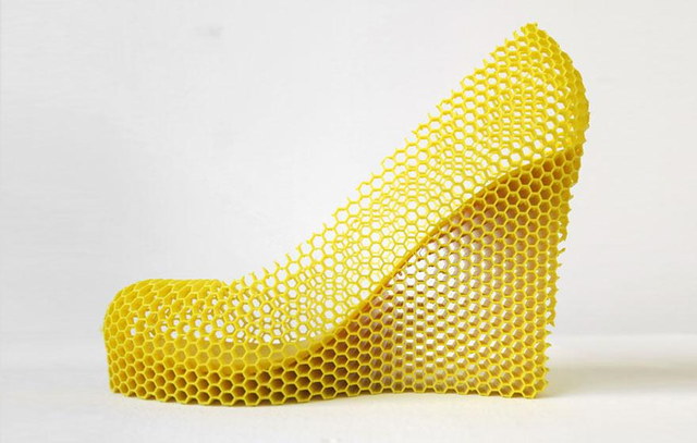 Des chaussures qui représentent ses ex-copines - 3