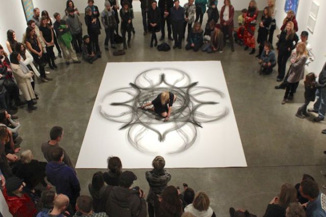 Une artiste qui utilise son corps - 16