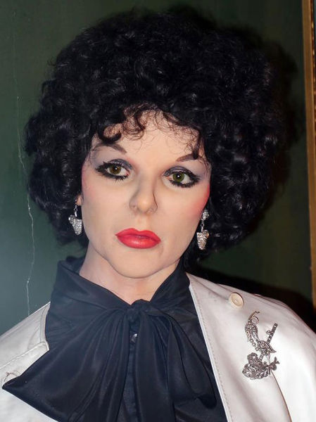 Les pires poupées de cire (Joan Collins)