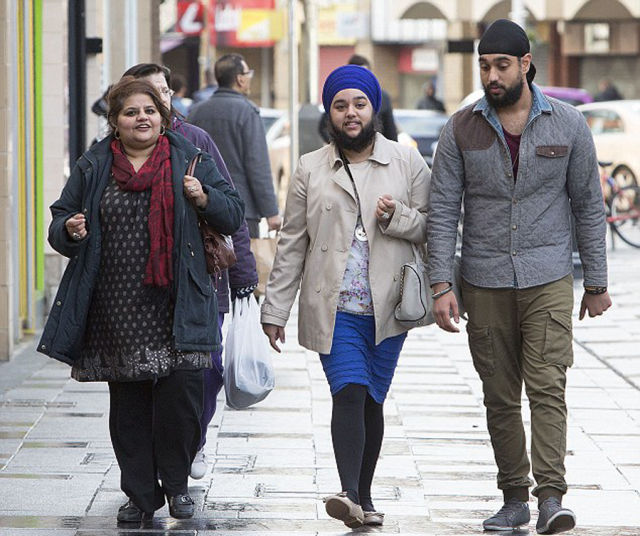 Femme  barbe sexy - 9