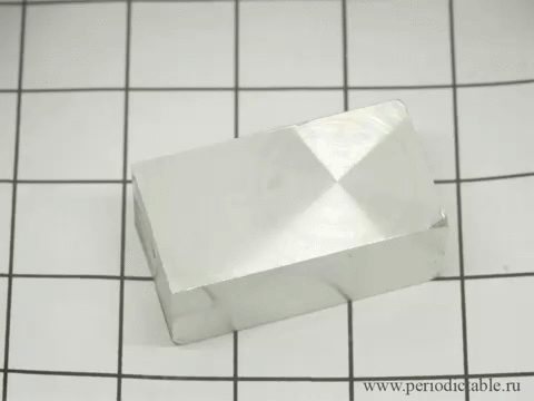 Réactions chimiques amusantes (Étain blanc qui devient gris en étant refroidis à -13 degrés Celsius)