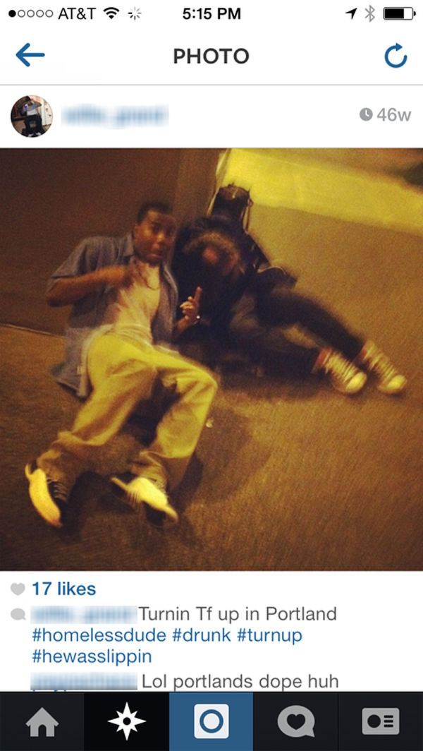 Jeunes en photo avec des SDF - 18