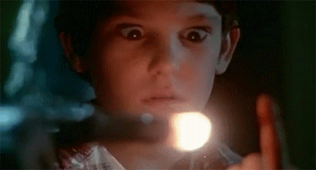 Connexion entre star wars et ET (Attention, a va saigner... Vous allez dcouvrir la connexion ultime entre les star Wars de Georges Lucas et le film E.T de Steven Spielberg !)