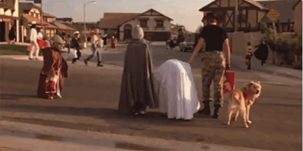 Connexion entre star wars et ET (Le gentil E.T rpond  un enfant qui est habill comme Yoda pour Halloween... Et ce dernier le reconnat. Dingue, non ?)