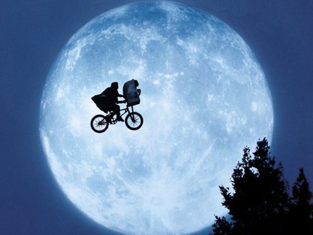 Connexion entre star wars et ET (Et E.T passe son temps  dire: 'maison ... maison ...')