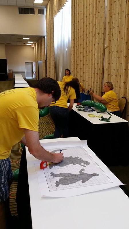 Rplique de godzilla en ballons - 11