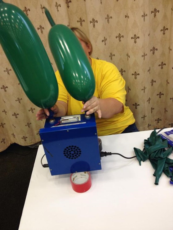 Rplique de godzilla en ballons - 12