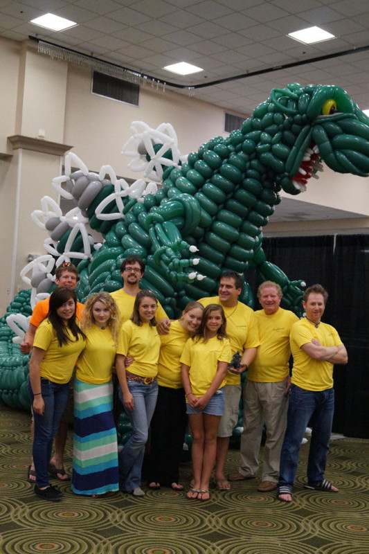 Rplique de godzilla en ballons - 17