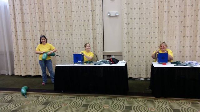 Rplique de godzilla en ballons - 2