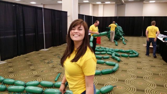 Rplique de godzilla en ballons - 3