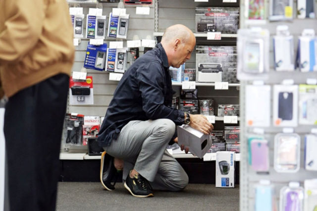 Bruce Willis qui fait du shopping - 2