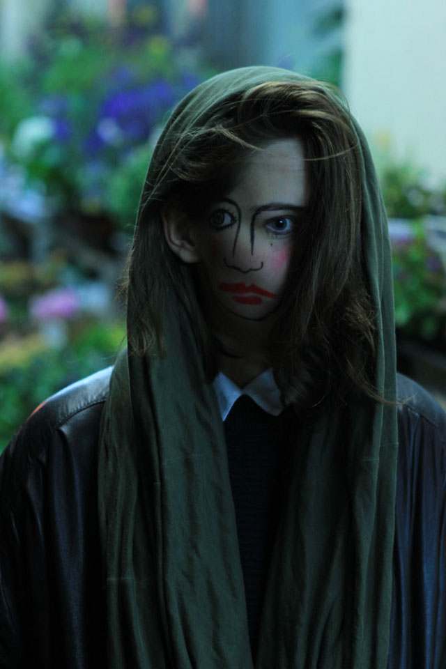 Série Doubleface, la fille aux deux visages Sebastian Bieniekpar  - 12