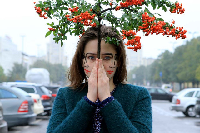 Série Doubleface, la fille aux deux visages Sebastian Bieniekpar  - 13