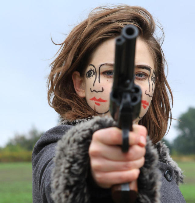 Série Doubleface, la fille aux deux visages Sebastian Bieniekpar  - 14