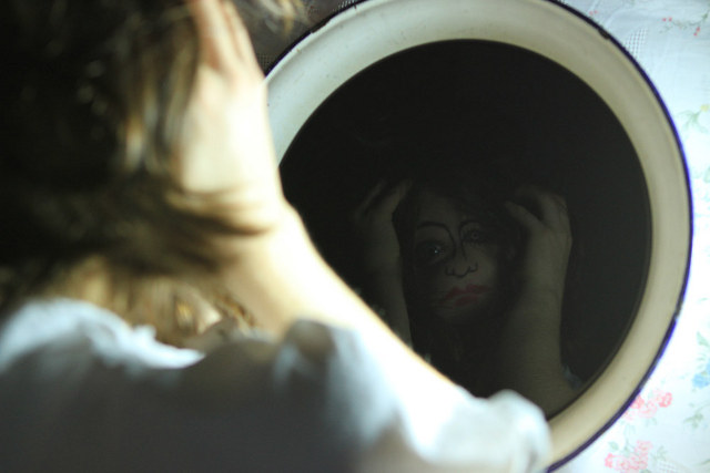 Série Doubleface, la fille aux deux visages Sebastian Bieniekpar  - 5