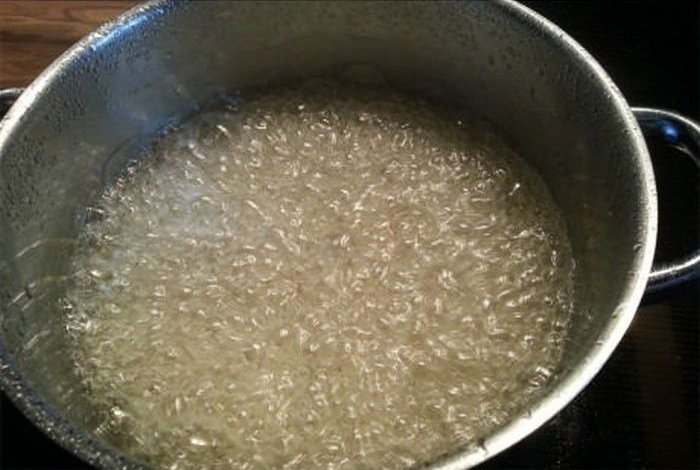 Fabriquer la drogue de Heisenberg (Attendre que la mixture bout, et ds que sa surface commence  jaunir, retirer du feu)