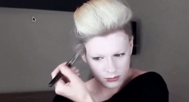 Un homme se maquille pour ressembler à Miley Cyrus - 3