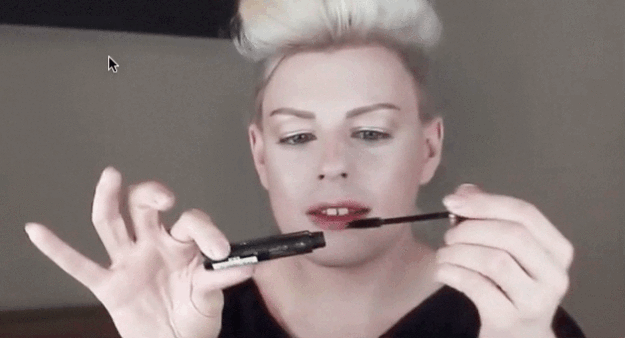 Un homme se maquille pour ressembler à Miley Cyrus - 5