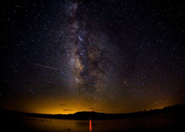 Endroits du globe qui font rêver (Perseid meteor shower)