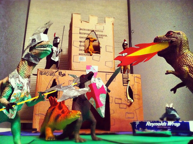Dinosaures en plastique qui prennent vie - 12