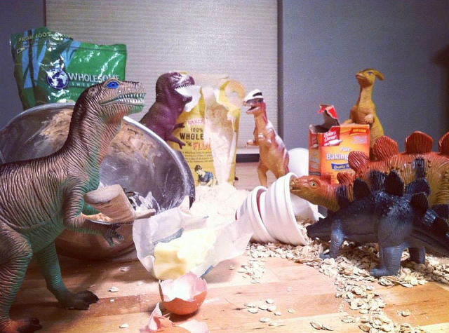 Dinosaures en plastique qui prennent vie ( )