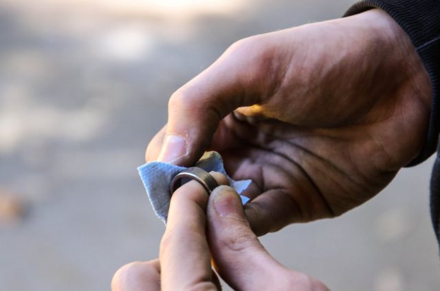 Faire une bague avec une pice de monnaie (Il ne vous reste plus qu' polir la pice, pour ainsi dvoiler tous les dtails.)