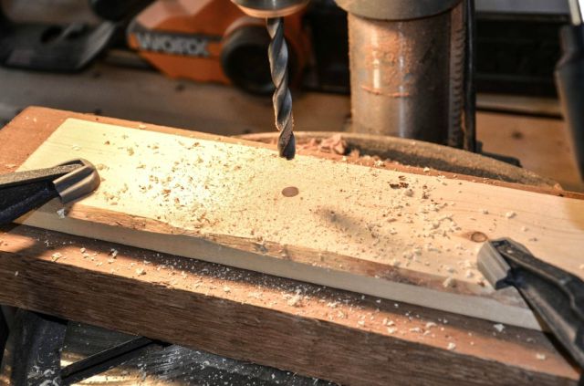 Faire une bague avec une pice de monnaie (On perce...)