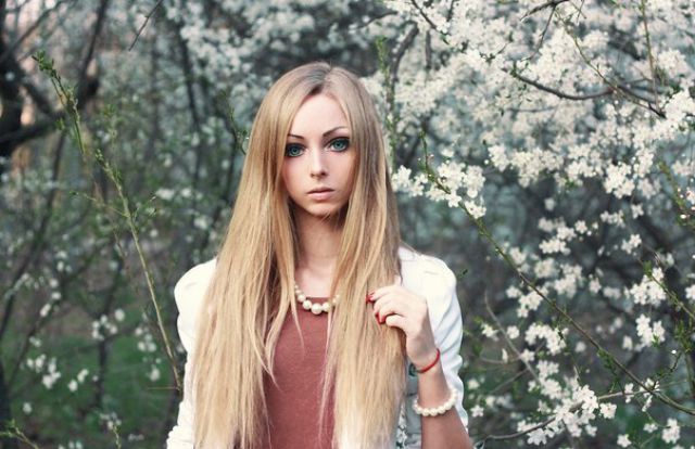 Poupée vivante comme Barbie - 16